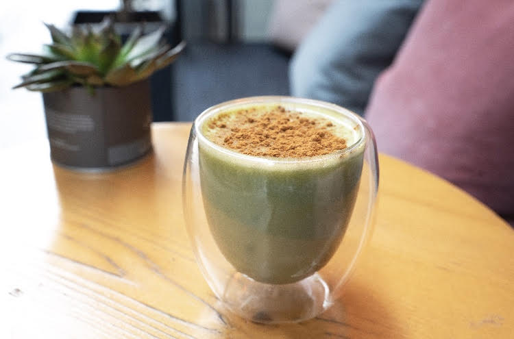 Matcha'lı Salep — yeşil matcha ve geleneksel Türk salebi buluşması
